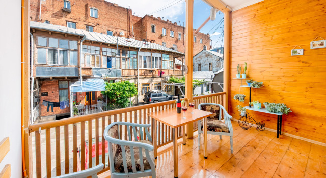 Апартаменты Cozy Qolga in Old Tbilisi, Забронировать Апартаменты/квартира Апартаменты Тбилиси, рядом с Мост Царицы Тамары, Апартаменты/квартира
