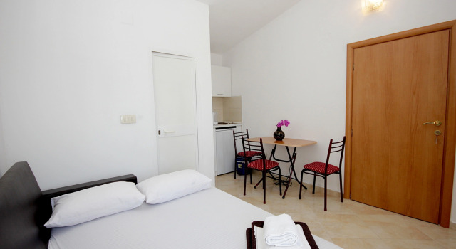 Апартаменты c 1 комнатой с балконом и с красивым видом из окна Apartments Aleksandar