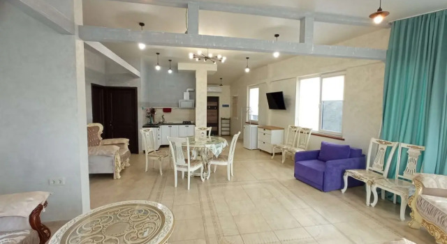 Trekhkomnatnye Lyuks 3 1 Apartments, Rezervovat Apartmán Jalta 