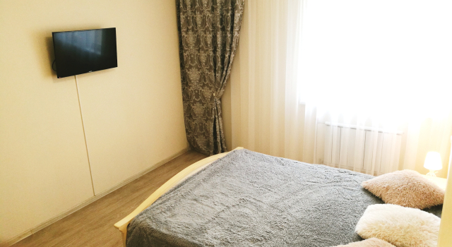 Na Alekseeva s Vidom na Gorod Flat, Buchen Sie Ferienwohnung Hotels in Region Krasnojarsk mit Pool, Schwimmbad