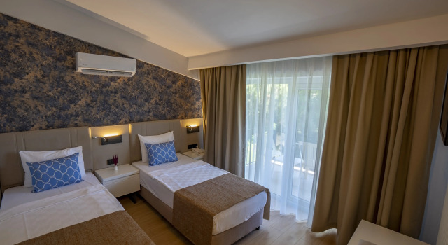 Двухместный номер Standard с балконом Отель Alder Garden Hotel