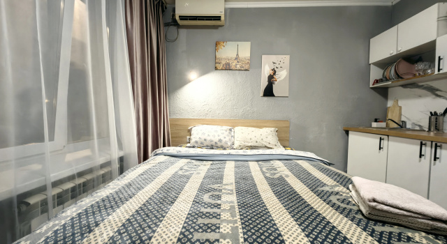 Uyutnaya Studiya U Metro Avtozavodskaya Apartments, Reserva ahora Apartamento Moscú Rusia, cerca de Simonov Monastery