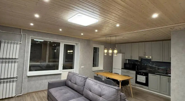 Uyutnaya Studiya Na Pervom Etazhe Flat, Prenota Appartamento Hotel a Carelia con parcheggio, Parcheggio