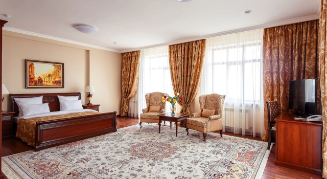 Doppel Suite Alanda Hotel