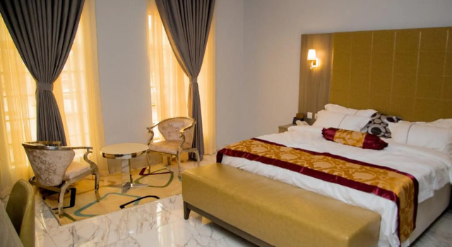 Executive Suite Maxbe Continental Hotel