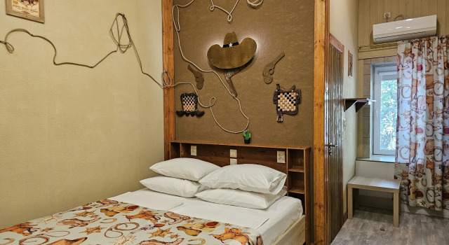 Lemon Joe Hotel