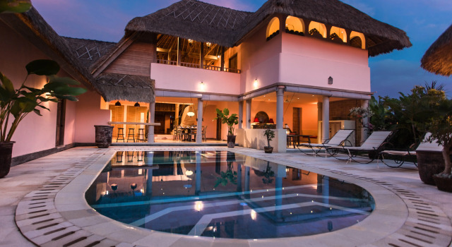 Вилла с балконом и с красивым видом из окна Вилла Hacienda Bali