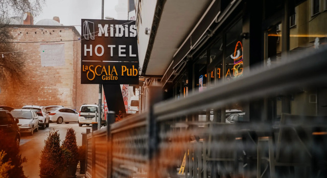 Отель Midis