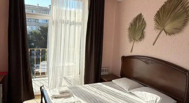 Двухместный номер Standard с балконом и с красивым видом из окна Гостевой дом "Море и Пальмы"