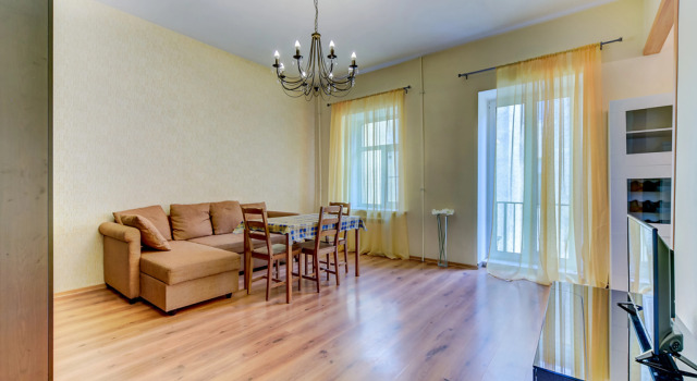 Четырёхместные апартаменты с балконом Апартаменты Welcome Home Радищева 42