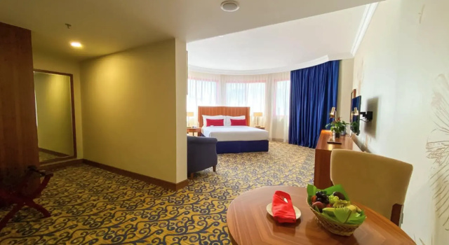 Двухместный полулюкс Отель City Seasons Al Hamra Hotel