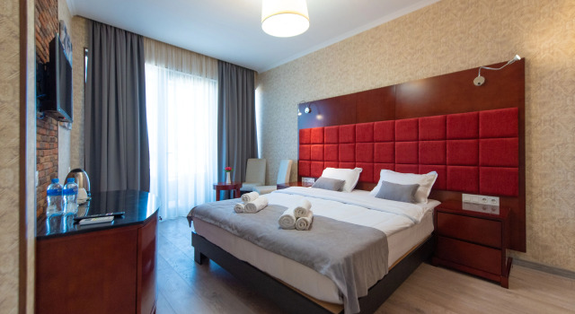 Двухместный номер Deluxe с балконом и с красивым видом из окна Kraveli Hotel