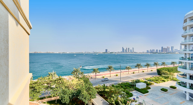 Апартаменты Bnbmehomes  Lux Living Redefined Palm Jumeirah - 507, Забронировать Апартаменты/квартира Отели Пальмы Джумейра с бассейном, Бассейн