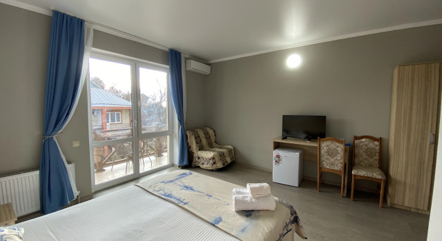 Двухместный номер Standard с балконом и с красивым видом из окна Гостевой дом Олза