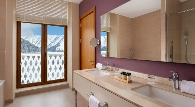 Люкс Красная Поляна 2-этажный с 3 комнатами Mövenpick Hotel Krasnaya Polyana