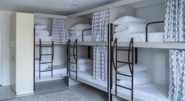 Кровать в общем номере (мужской номер) Compass Hostel Sydykova