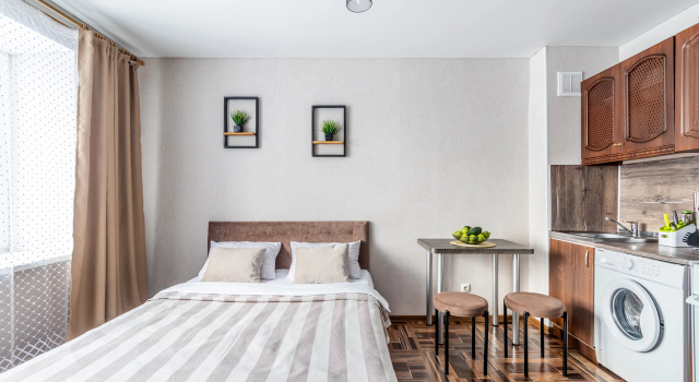 V Tsentre Goroda S Vidom Na Naberezhnuyu Flat, Book Apartment Hotels in Ural with Parking, Parking