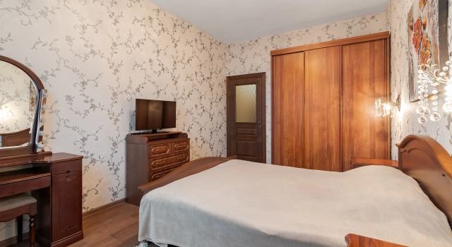 Ogromnaya Uyutnaya Kvartira Apartments, Prenota Appartamento Reutov Oblast' di Mosca
