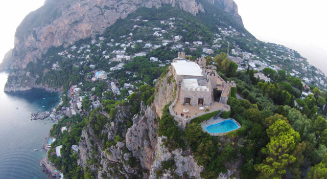 Top of the Rock - Best Destination in Capri Villa, Book Villa Hotels in Capri with Parking, Parking