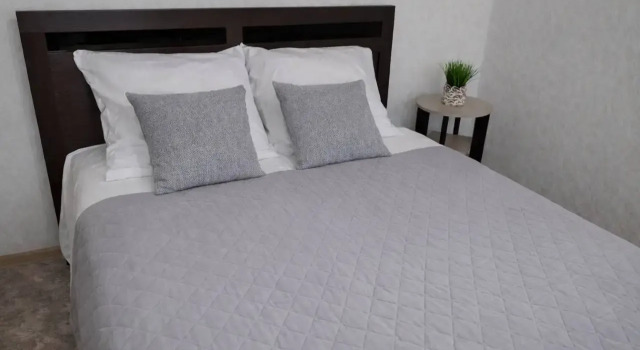 Dvuhkomnatnaya Natalie Rooms ryadom s TC Obrazcovyj dlya 6 gostej Flat, Prenota Appartamento Syzran' 