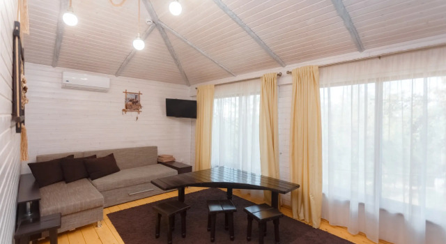 Семейная вилла с балконом и с видом на сад Курортный отель Poiana Bradului Complex Hotelier & Restaurant