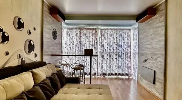 Uyutnaya Vidovaya Odnokomnatnaya U Metro Flat, Prenota Appartamento Hotel a Tatarstan con parcheggio, Parcheggio