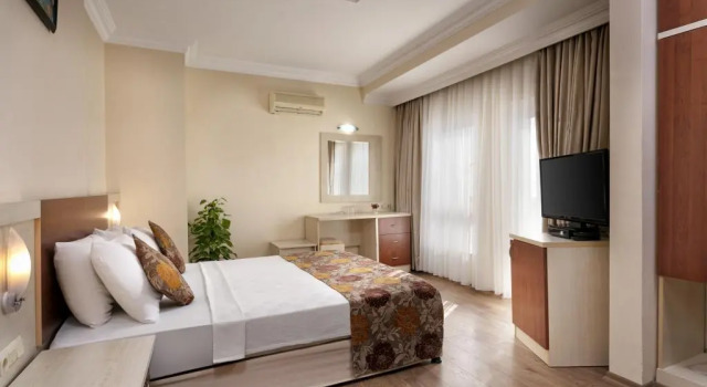 Двухместный номер Standard с красивым видом из окна Lara Dinc Hotel
