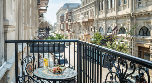 Двухместный номер Deluxe с балконом The Merchant Baku