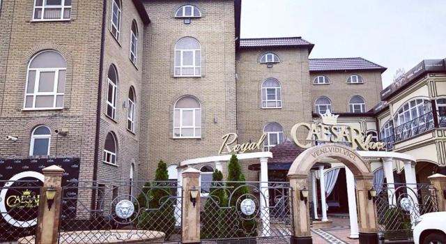 Отель Caesar Royal Palace
