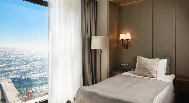 Четырёхместный люкс Премиум (Корпус Прибрежный) с балконом и with sea view Форос