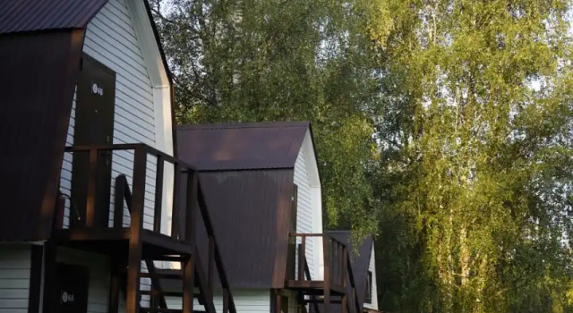 Sosnovyj Bereg Guest house, Prenota Base turistica Centri ricreativi a Altaysky Kray, Base turistica