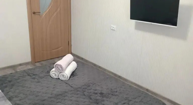 Dvukhkomnatnaya na Levom Beregu Flat, Prenota Appartamento Omsk Omsky District