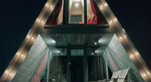Шестиместный коттедж A-frame Red с 2 комнатами с красивым видом из окна ELKI Pravdino