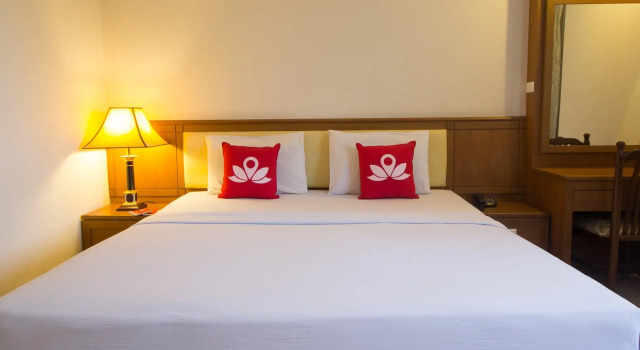 Отель ZEN Rooms Petchburi 11 Pratunam