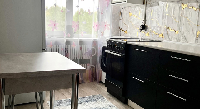 Uyutnaya V Tikhom Mestechke Flat, Book Apartment Omsk 