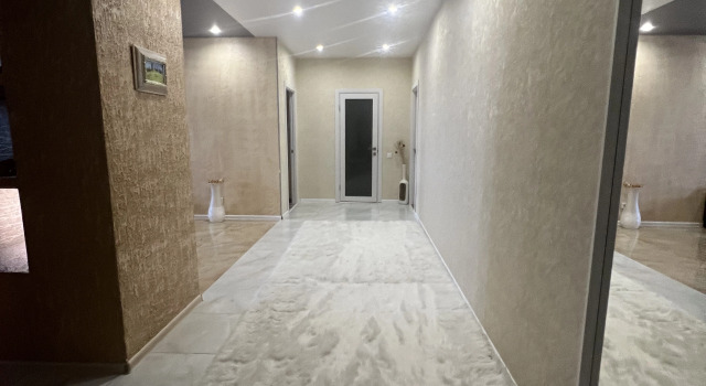 Sovetskaia Flat, Prenota Appartamento Hotel a Altaysky Kray con parcheggio, Parcheggio