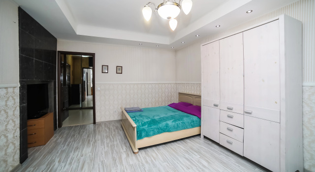 Pozitivnenkaya Kvartirka Apartments, 预订 公寓 明斯克 明斯克州