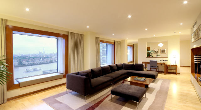 Двухместный люкс Presidential с видом на реку Canary Riverside Plaza Hotel