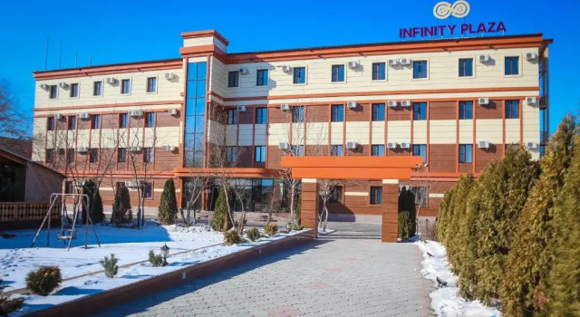 Infinity Plaza, Book Hotel Hoteller i Atyrau region med parkering, Parkering