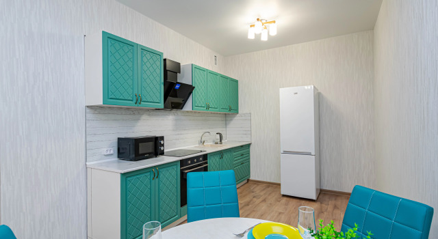 Svetlaya Uyutnaya Yevrotryoshka V Zhk Pogoda Tourmaline Flat, Prenota Appartamento Hotel a Perm Krai con parcheggio, Parcheggio