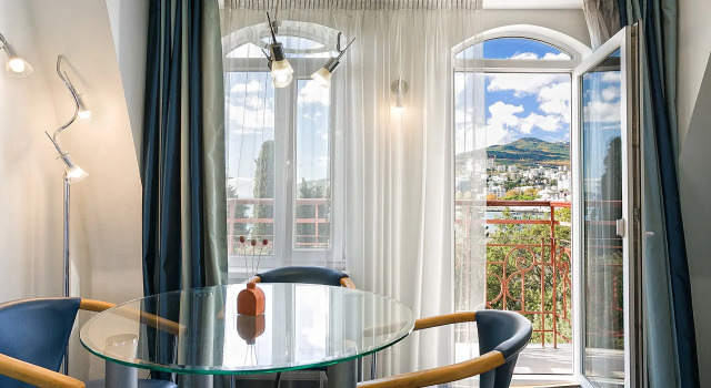 Suite with french balcony doppia duplex con vista mare Bristol Hotel