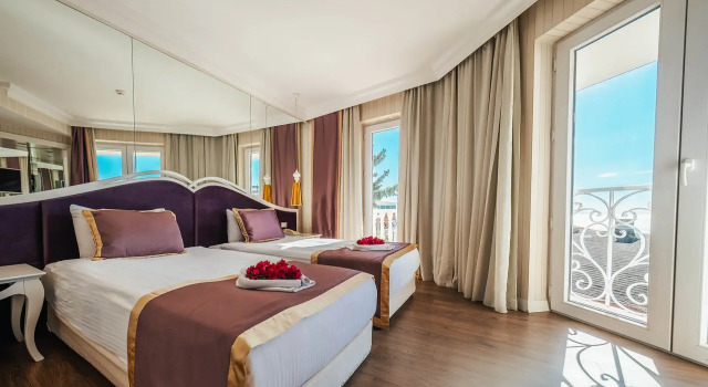 Двухместный номер Standard с частичным видом на море Massimo Hotel
