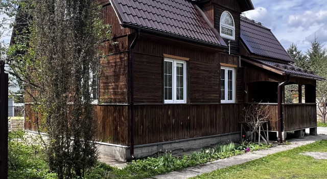 Chetyrekhkomnatnaya Dacha 120 M² Private House, Book Feriehus Hoteller i Chekhovsky District med pool, Swimmingpool