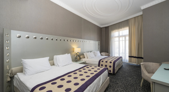 Номер семейный с видом на город Taxim Hill Hotel