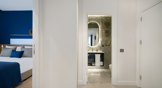 Люкс Deluxe с балконом и с видом на город Апарт-отель Stile Suite Marine