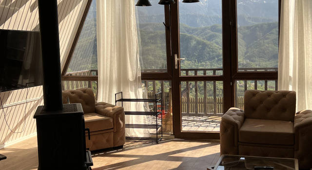 Ukhutiecohouse Chalet 2, Rezervovat Chata Chaty v Imereti, Chalupa