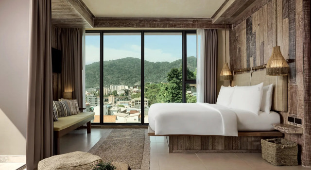 Люкс Угловой с 2 комнатами с балконом Dinso Resort & Villas Phuket, Vignette Collection by IHG