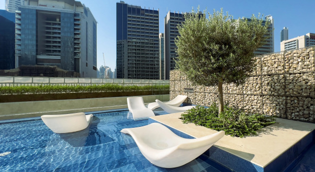 Апартаменты Keyrock Living Chic Reva 1BR with Pool Access, Забронировать Апартаменты/квартира Апартаменты Дубая, рядом с Max, Апартаменты/квартира