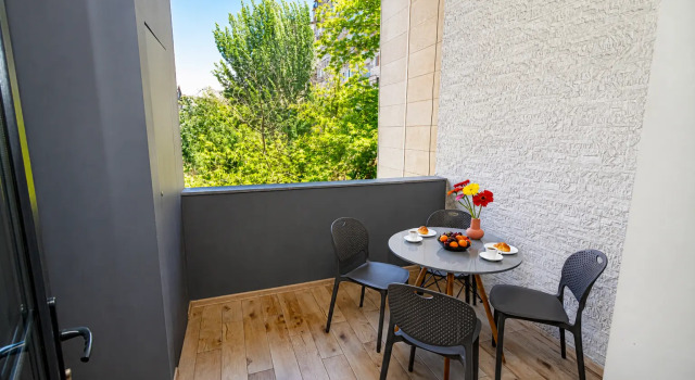 Lovely 2-bedroom near North Avenue Flat, Prenota Appartamento Erevan Armenia