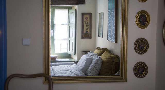 Efipoi, Book Guesthouse  